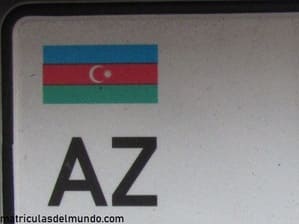 Matrícula de coche de Azerbaijan con bandera