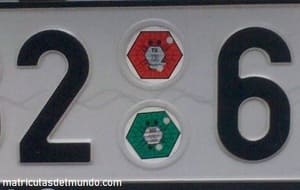 Matrícula de coche de República Checa con pegatinas