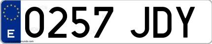 Ejemplo de matrícula española 0257 JDY