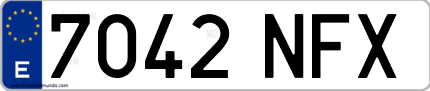Ejemplo de matrícula de coche ordinaria 7042 NFX
