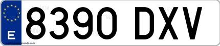 Ejemplo de matrícula española 8390 DXV