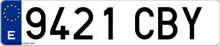 Ejemplo de matrícula de coche ordinaria 9421 CBY