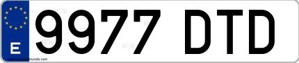 Ejemplo de matrícula española 9977 DTD