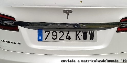 Matricula de España del sistema ordinario en un vehículo a pilas