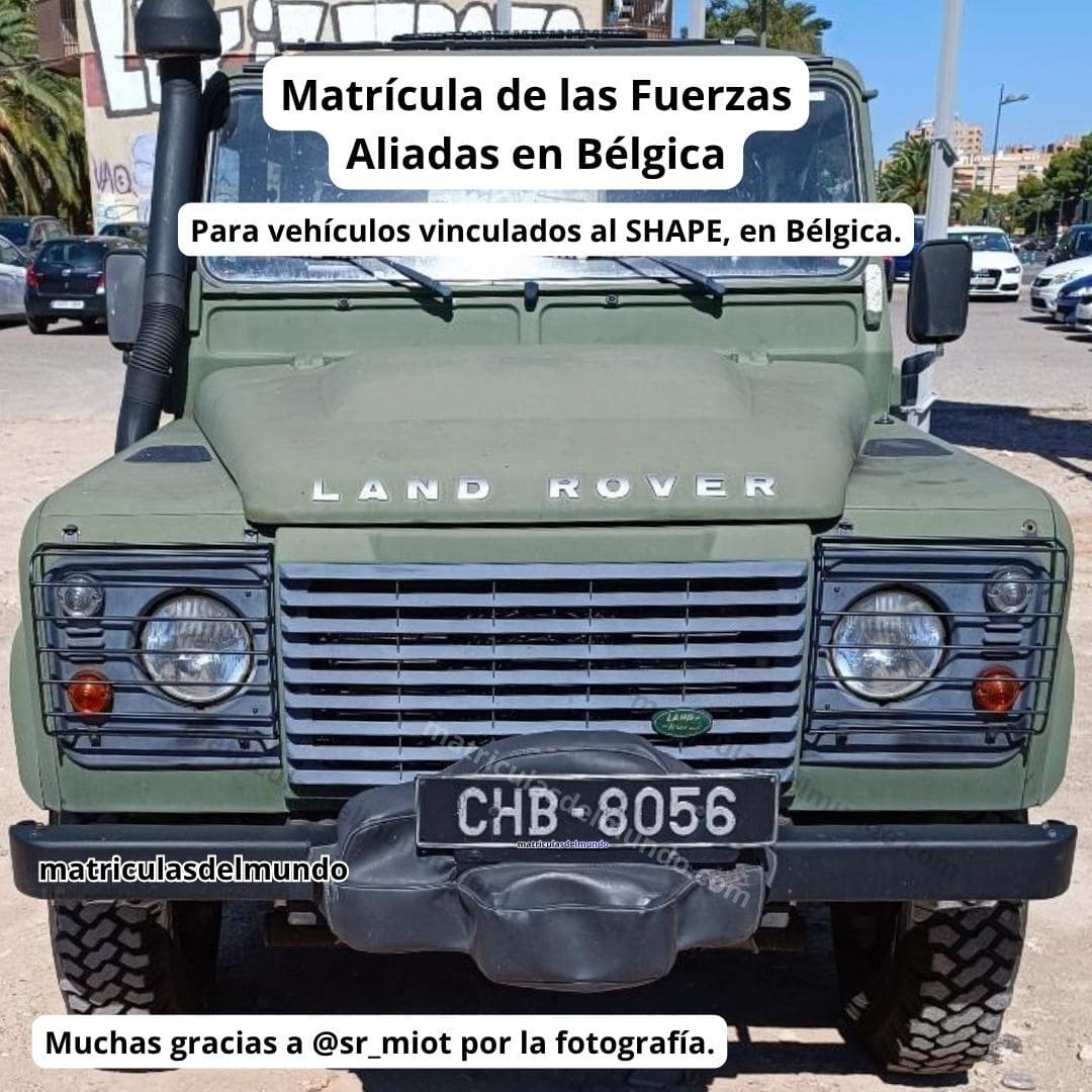 Land Rover verde militar con matrícula CHB-8056 de las Fuerzas Aliadas en Bélgica