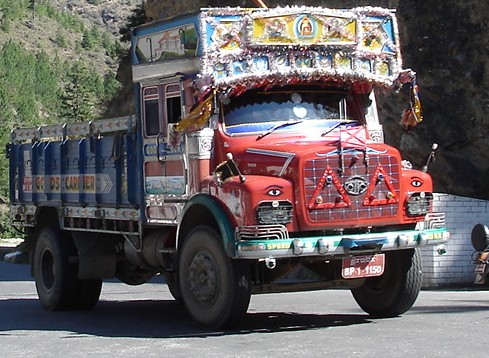 Camión de Bután con matrícula de vehículo privado