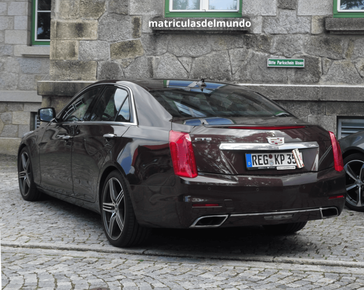 Cadillac CTS americano con matrícula de coche de Alemania