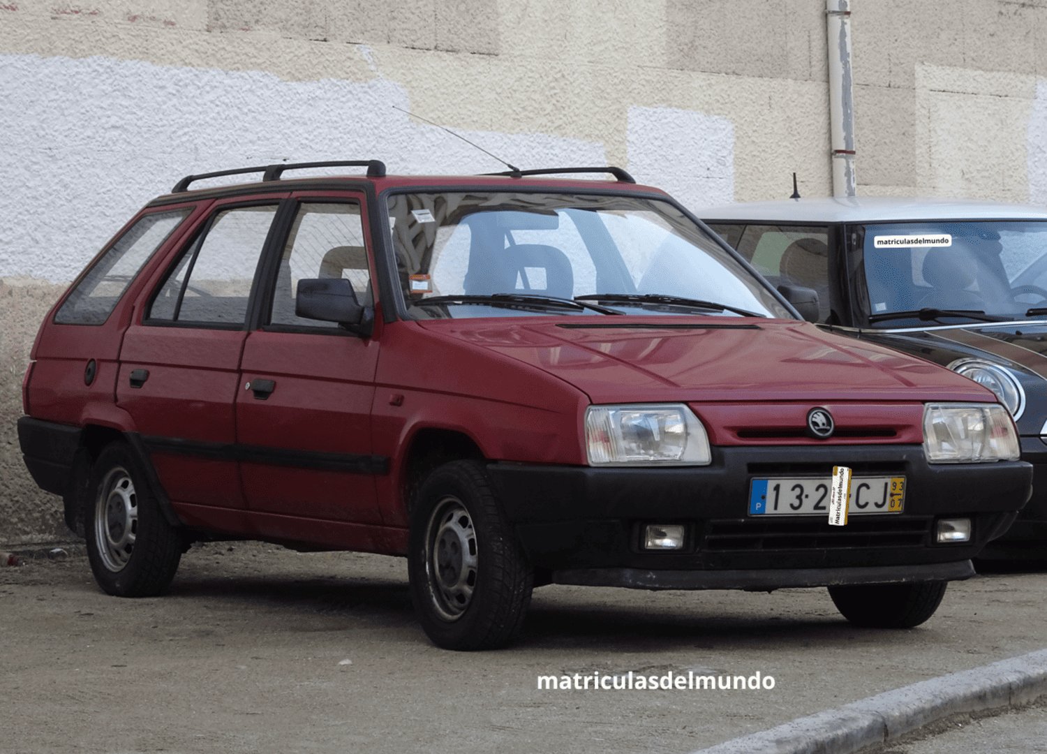 Matrícula de Skoda Forman