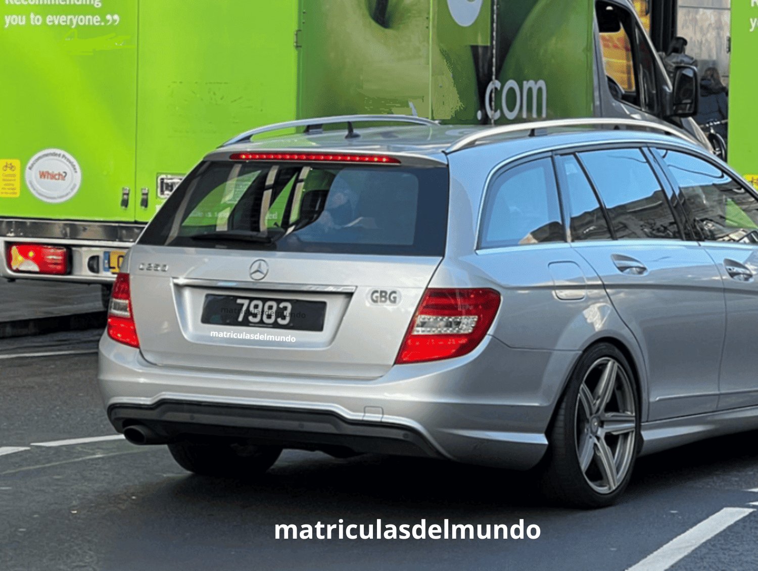 Ejemplo de coche actual Mercedes de Guernsey