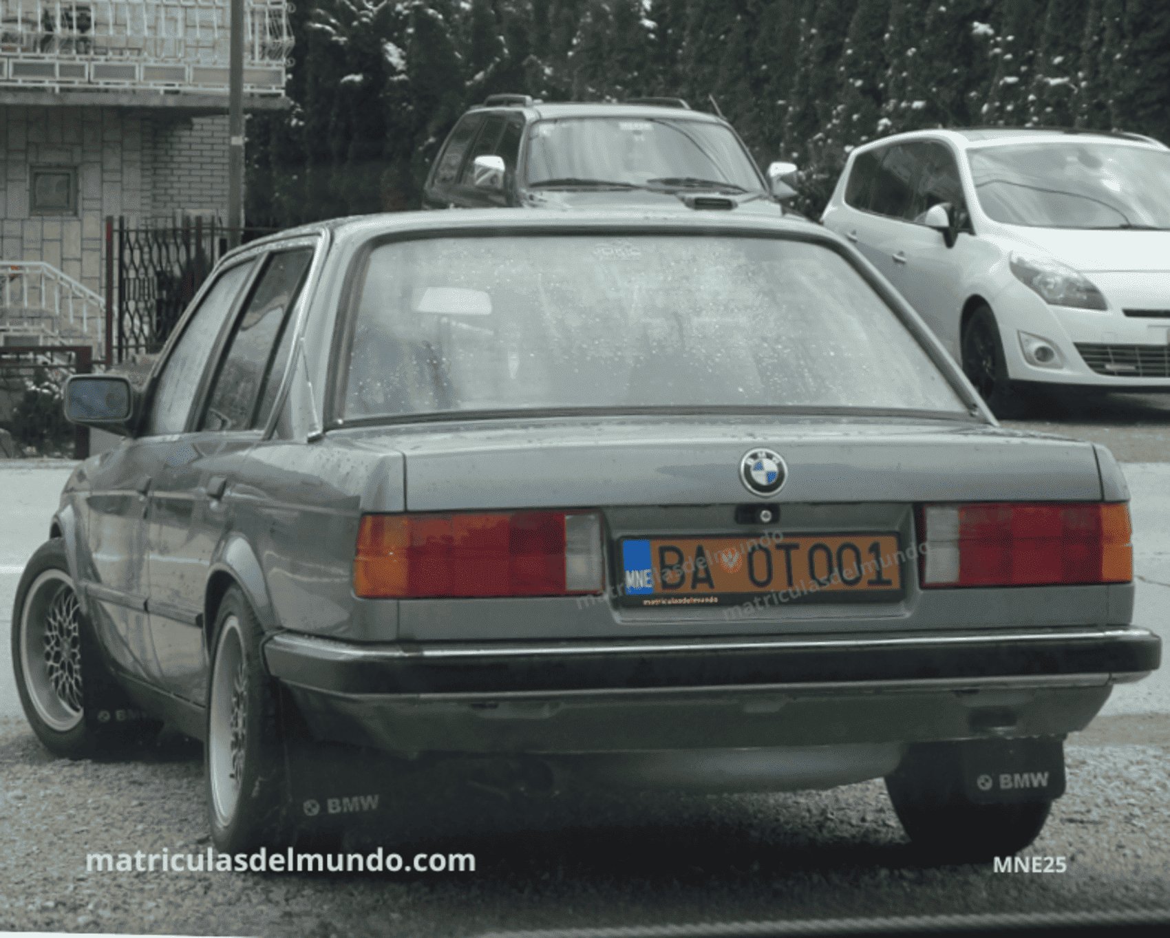 Matrícula de BMW 324d
