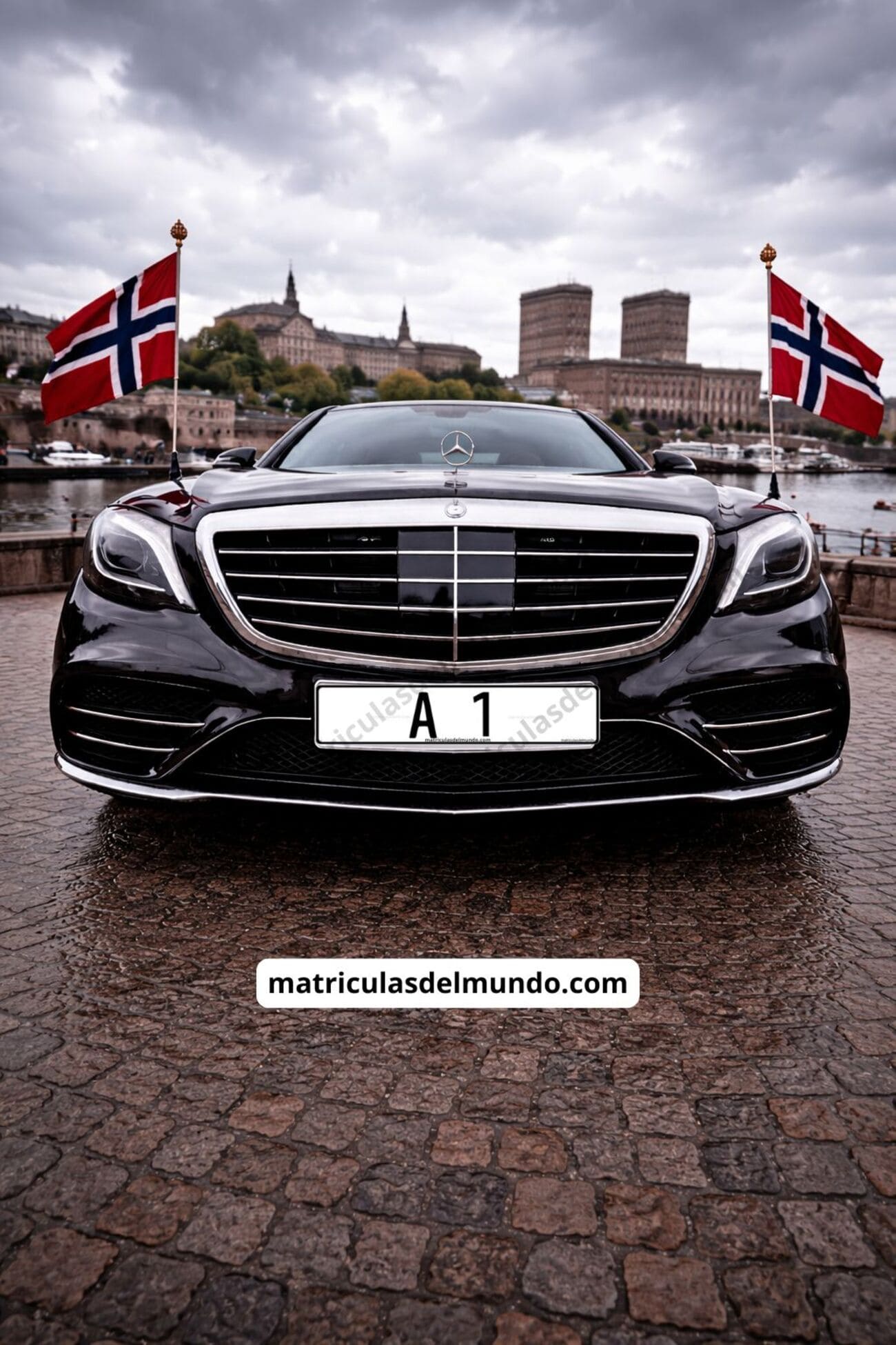 Mercedes oficial noruego con matrícula A1 y corona real
