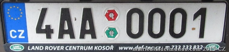 Matrícula de coche checa de Praga con eurobanda doble letra