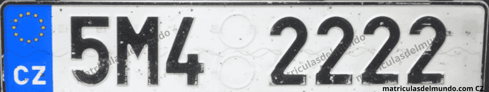 Matrícula de coche actual de Chequia con eurobanda y letra M con código CZ