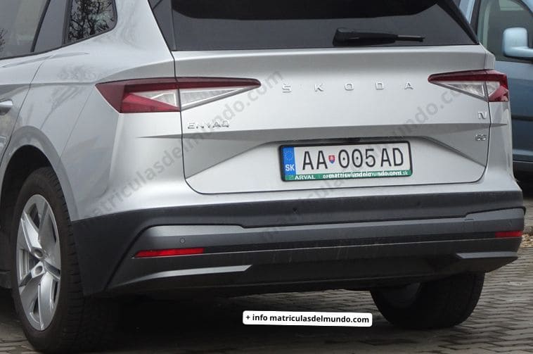 Škoda Enyaq con matrícula actual de Eslovaquia