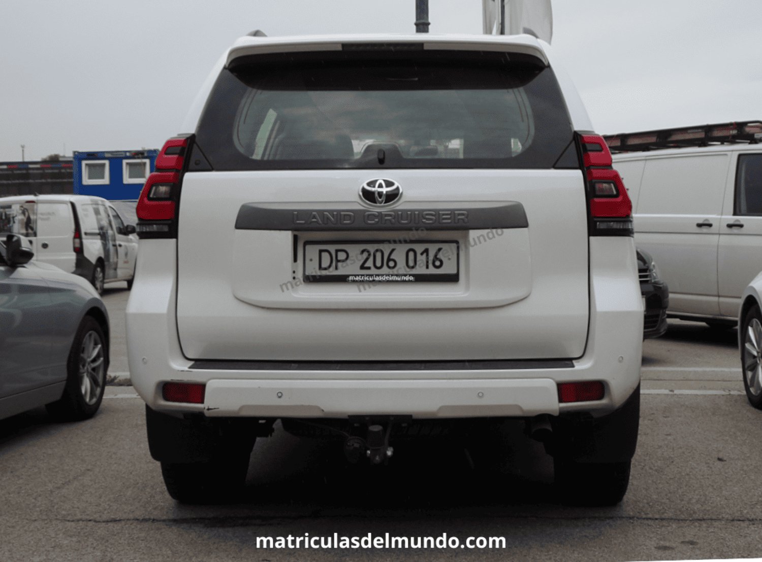 Ejemplo de matrícula de cuerpo diplomático con letras DP