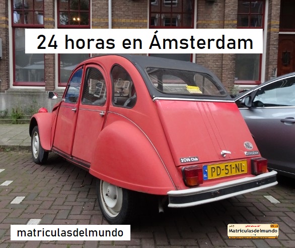 Citroen 2CV rojo con matrícula de Holanda. 24 horas en Amsterdam