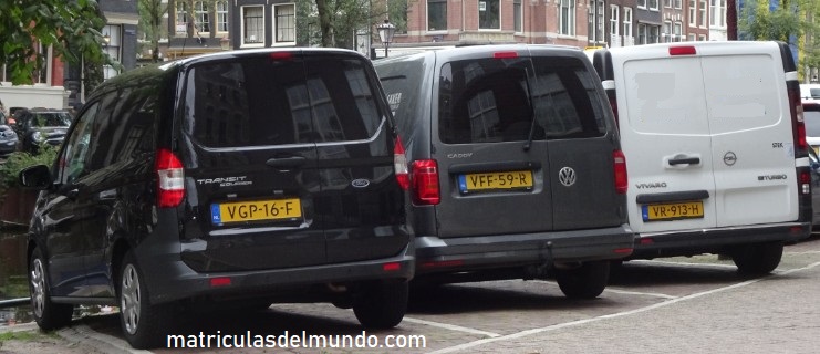 Furgonetas con matrícula holandesa de vehículo comercial empezando por la letra V