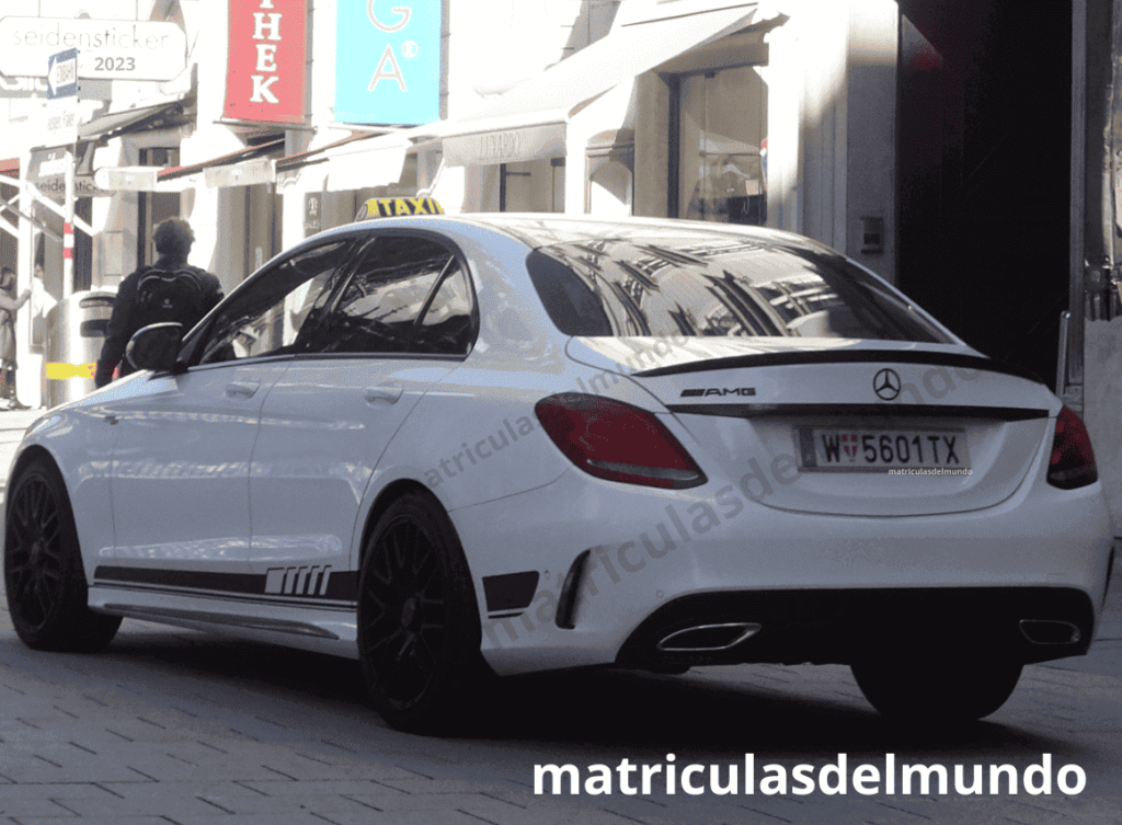 Mercedes-Benz austriaco con matrícula de Viena especial para taxi